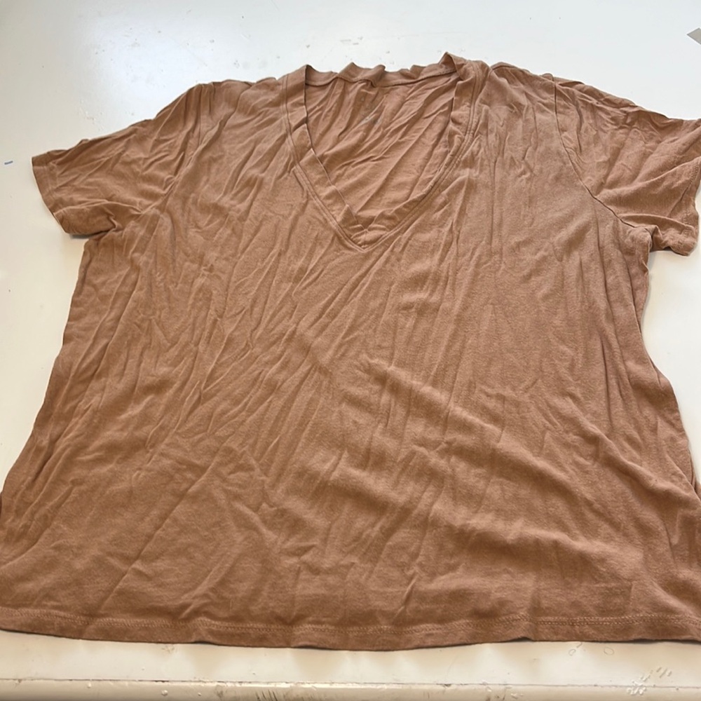 A New Day Large Tan Short Sleeve V Neck Basics T Shirt